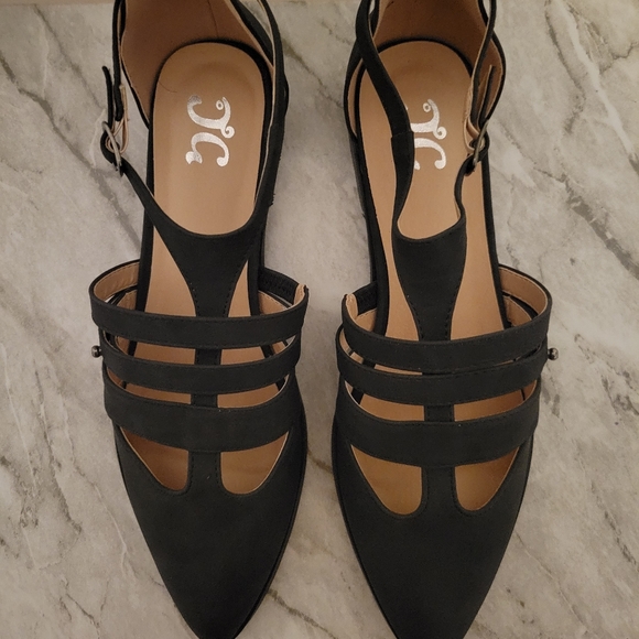 Cutout Flats - Picture 2 of 5